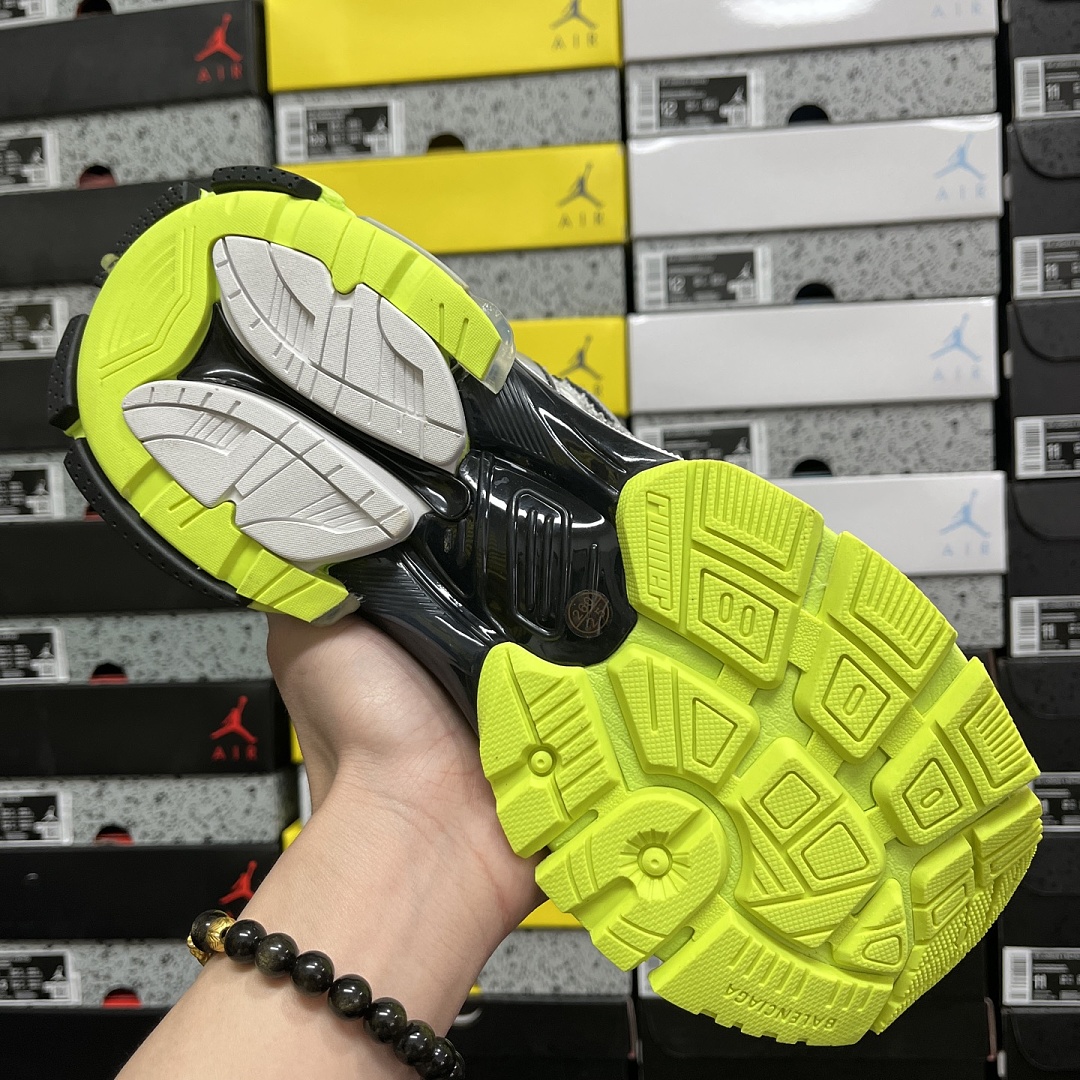 Balenciaga BLCG Runner 7.0 - Image 7