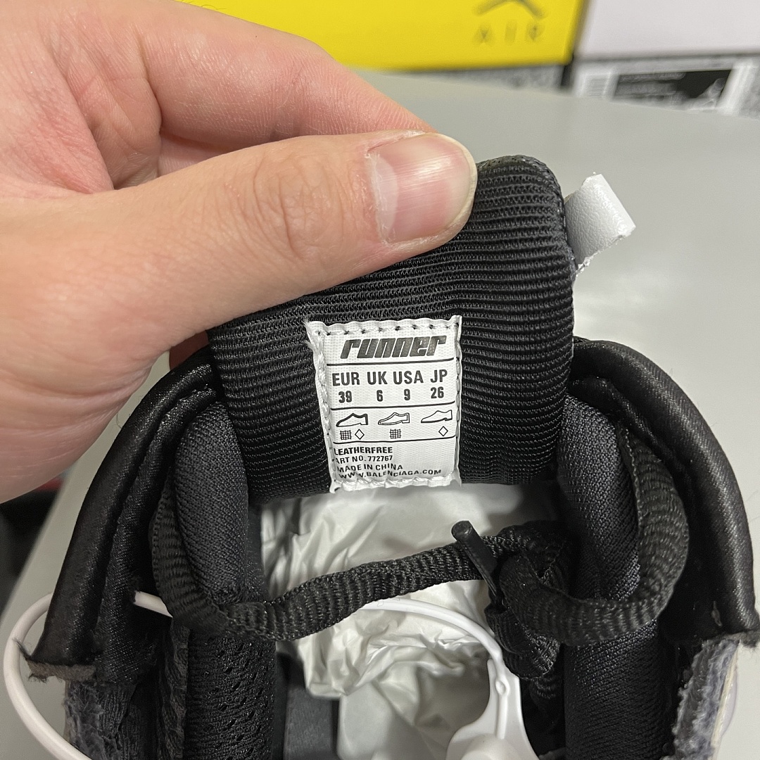 Balenciaga BLCG Runner 7.5 - Image 7