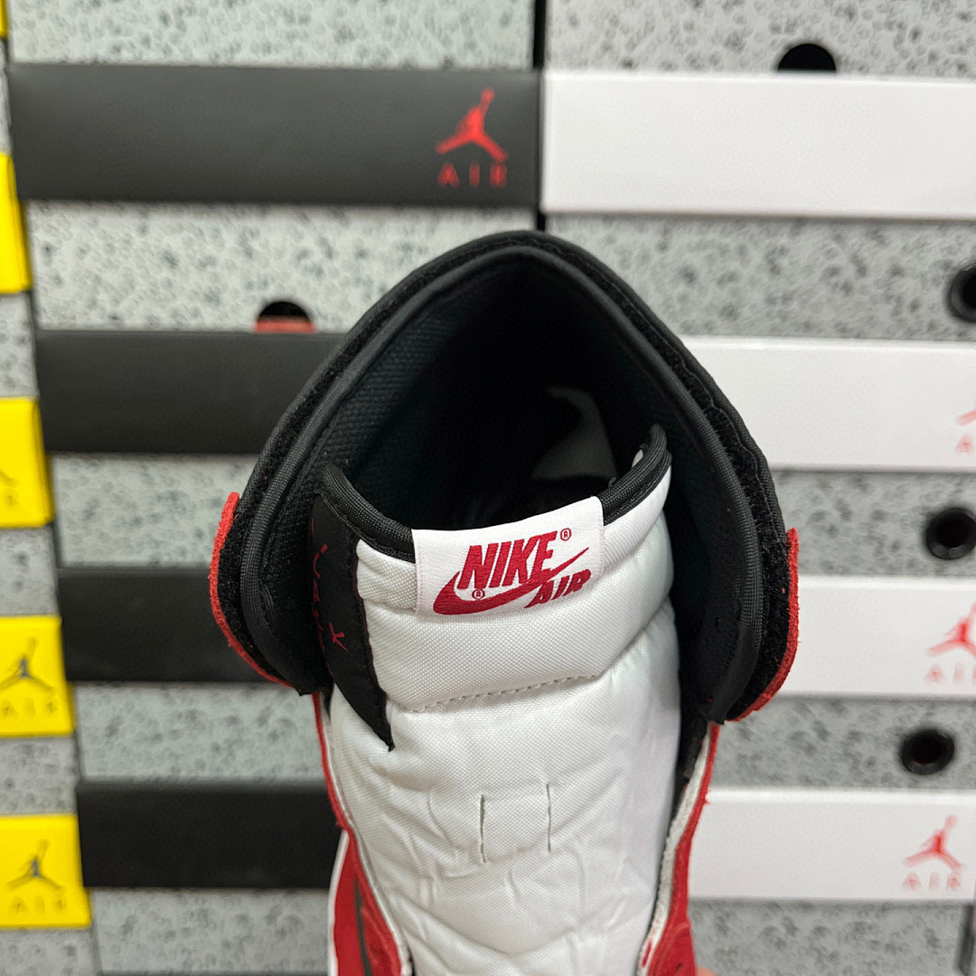 Nike Travis Scott × Air Jordan 1 "Chicago" Reverse High - Image 9