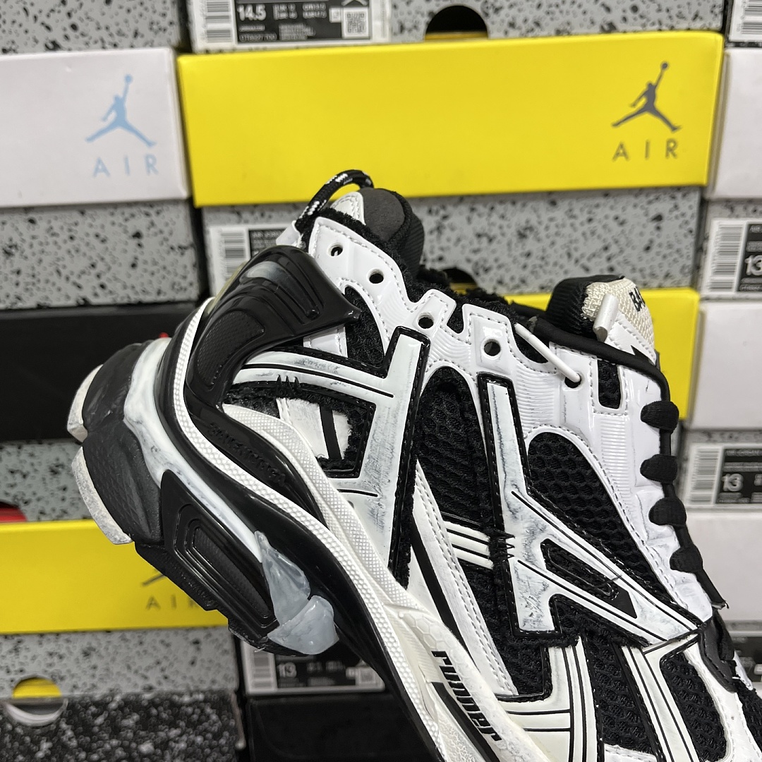Balenciaga BLCG Runner 7.0 - Image 7