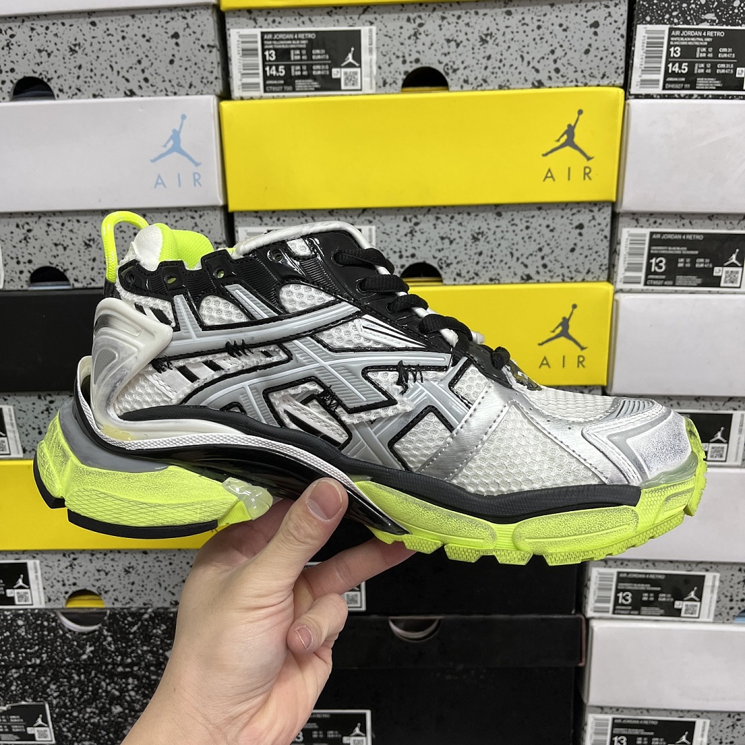 Balenciaga BLCG Runner 7.0 - Image 10