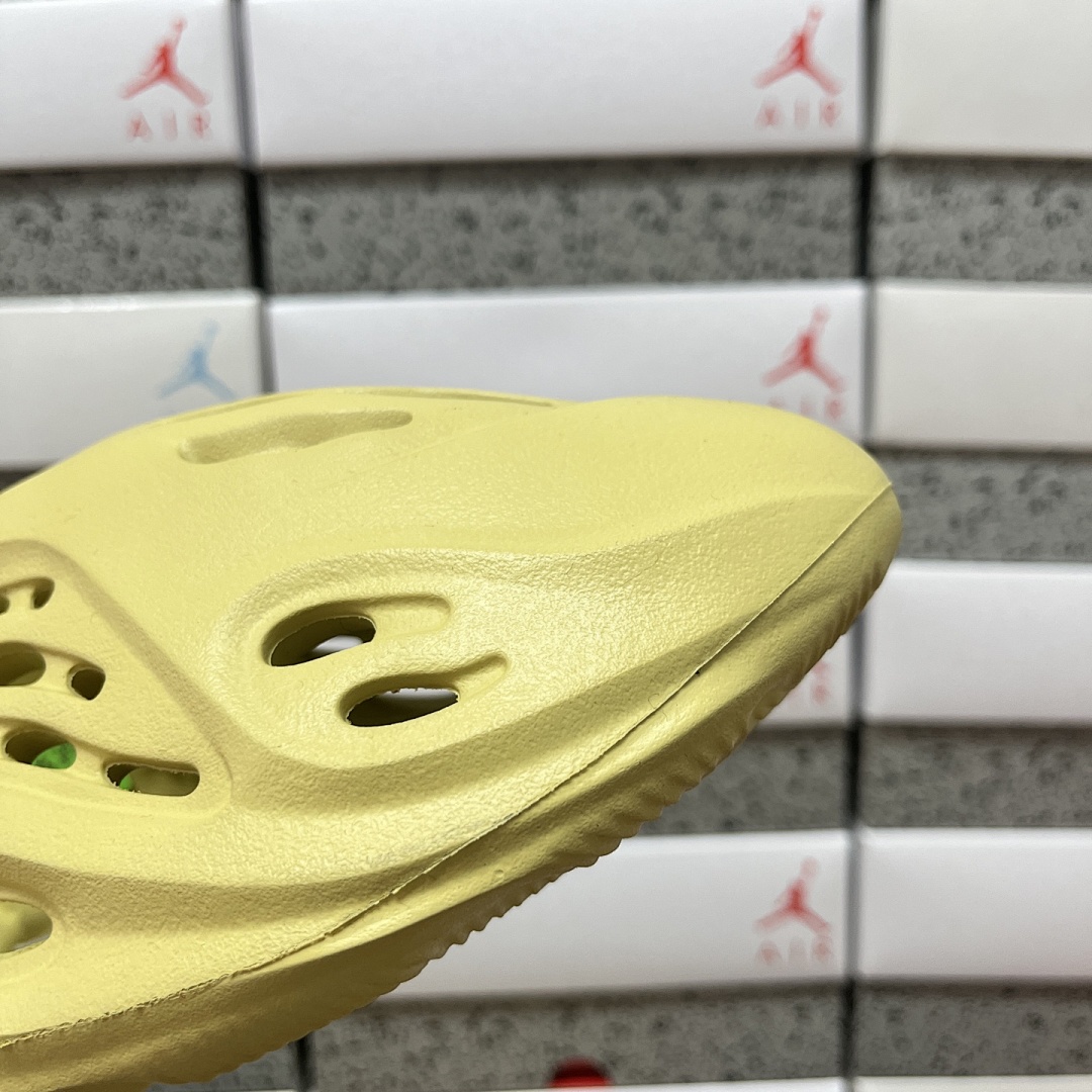 Adidas Slide/Foam Runner - Image 36