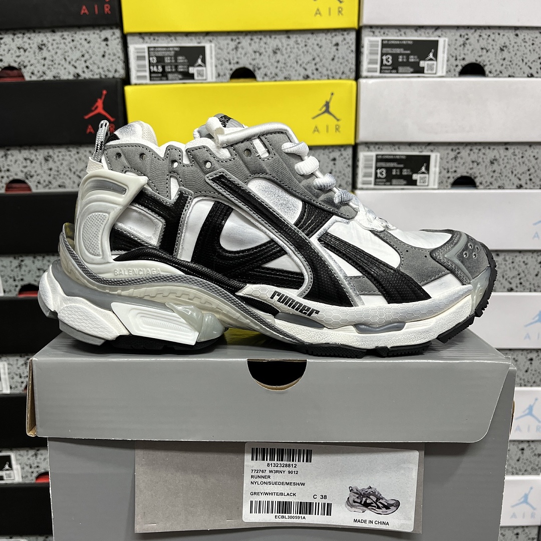Balenciaga BLCG Runner 7.5