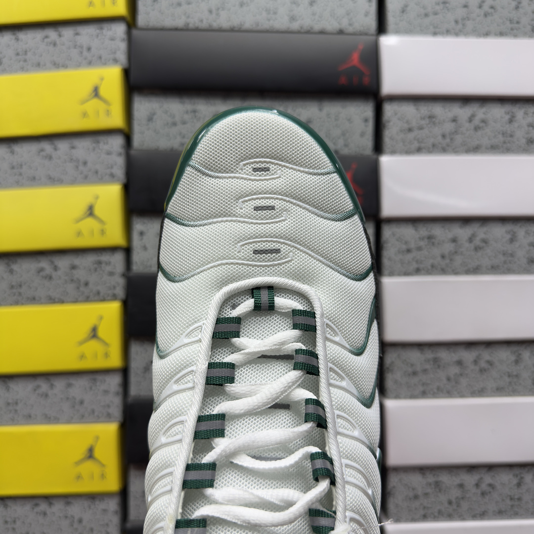 Nike Air Max Plus - Image 7