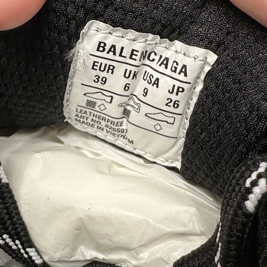 Balenciaga 3XL Extreme Lace 9110 Triple Black Straps (Mid Stripe) - Image 2