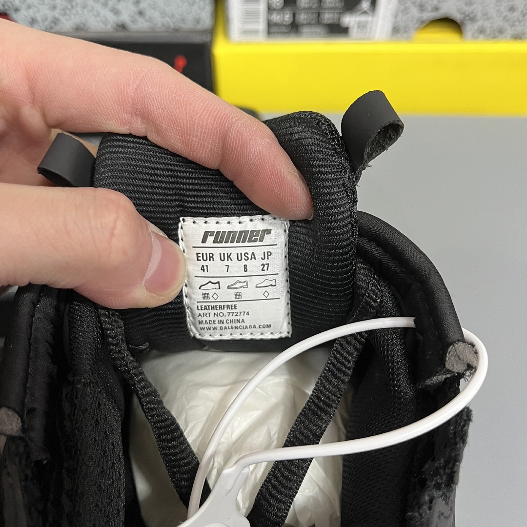 Balenciaga BLCG Runner 7.5 - Image 4
