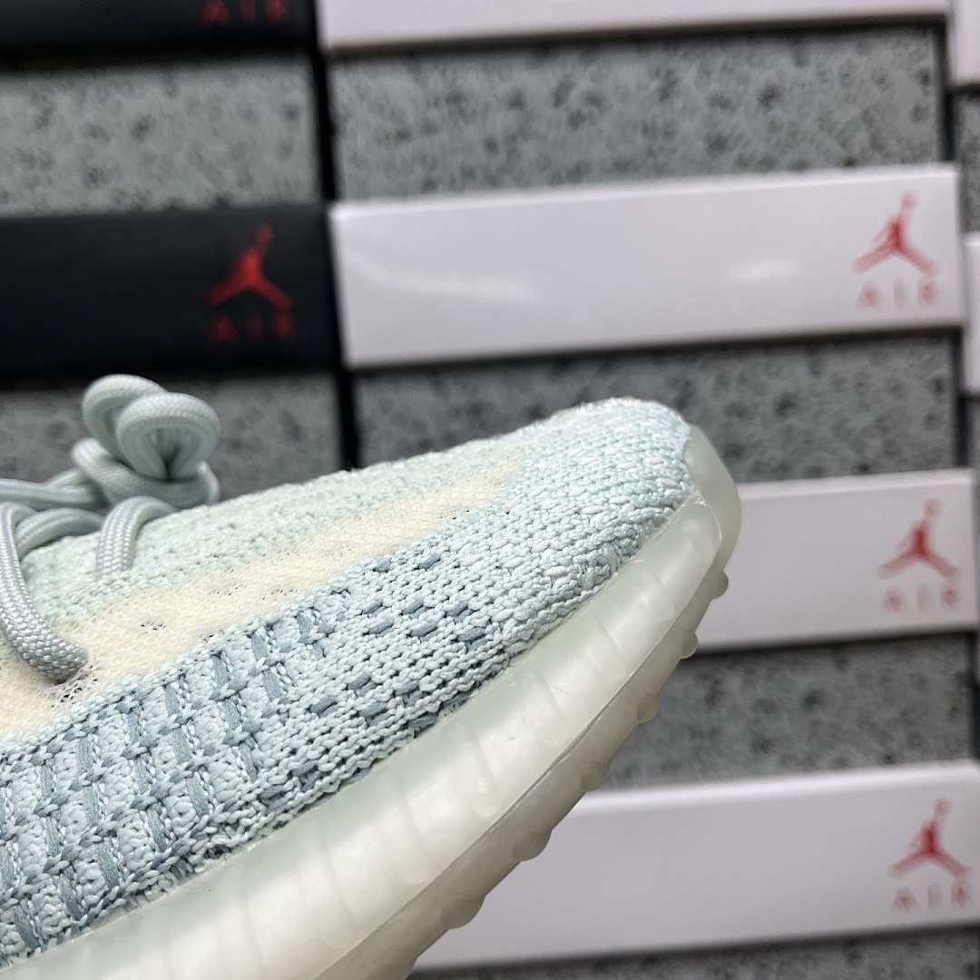 Adidas Yeezy Boost 350 V2 - Image 4