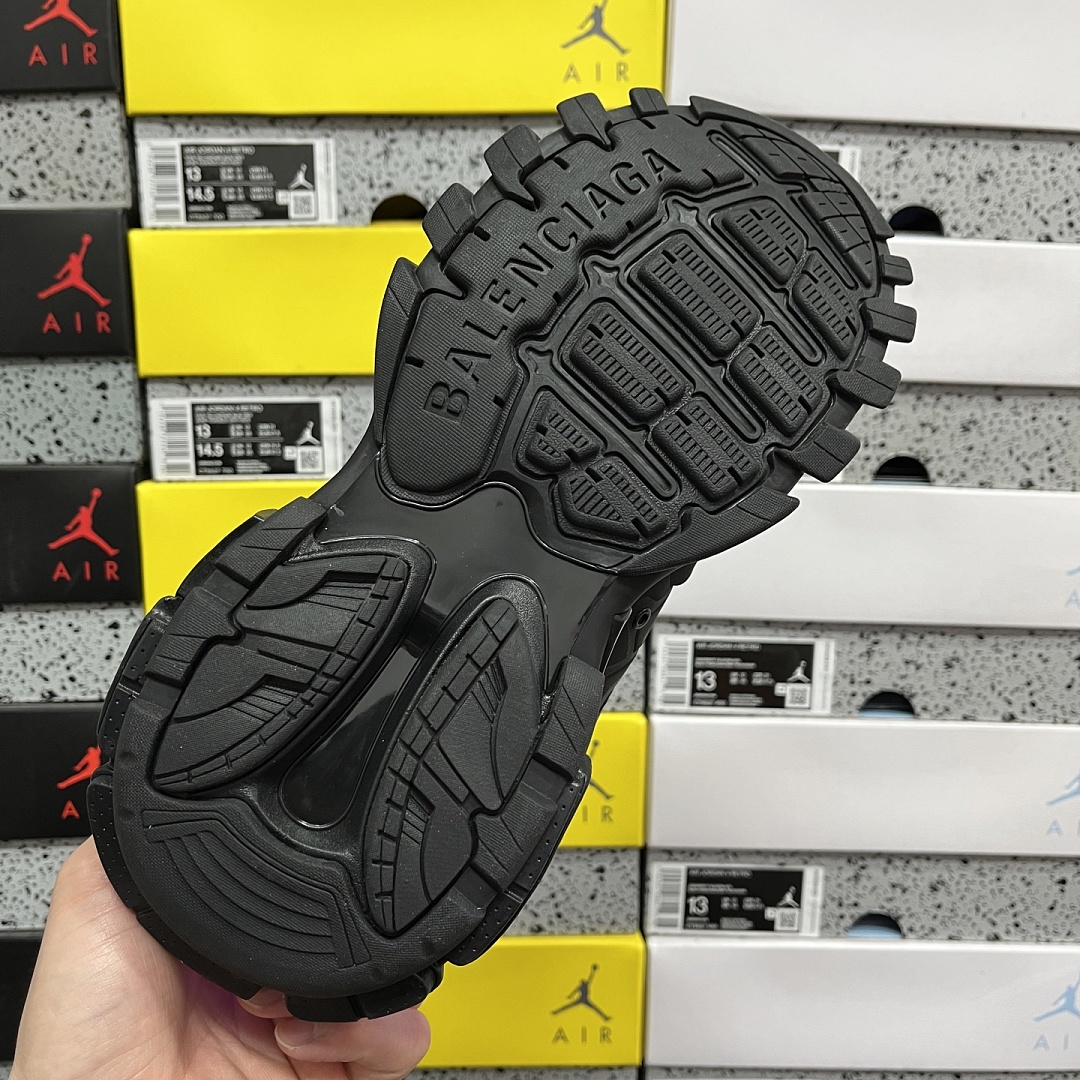 Balenciaga BLCG Track 3.0 Black LED - Image 7
