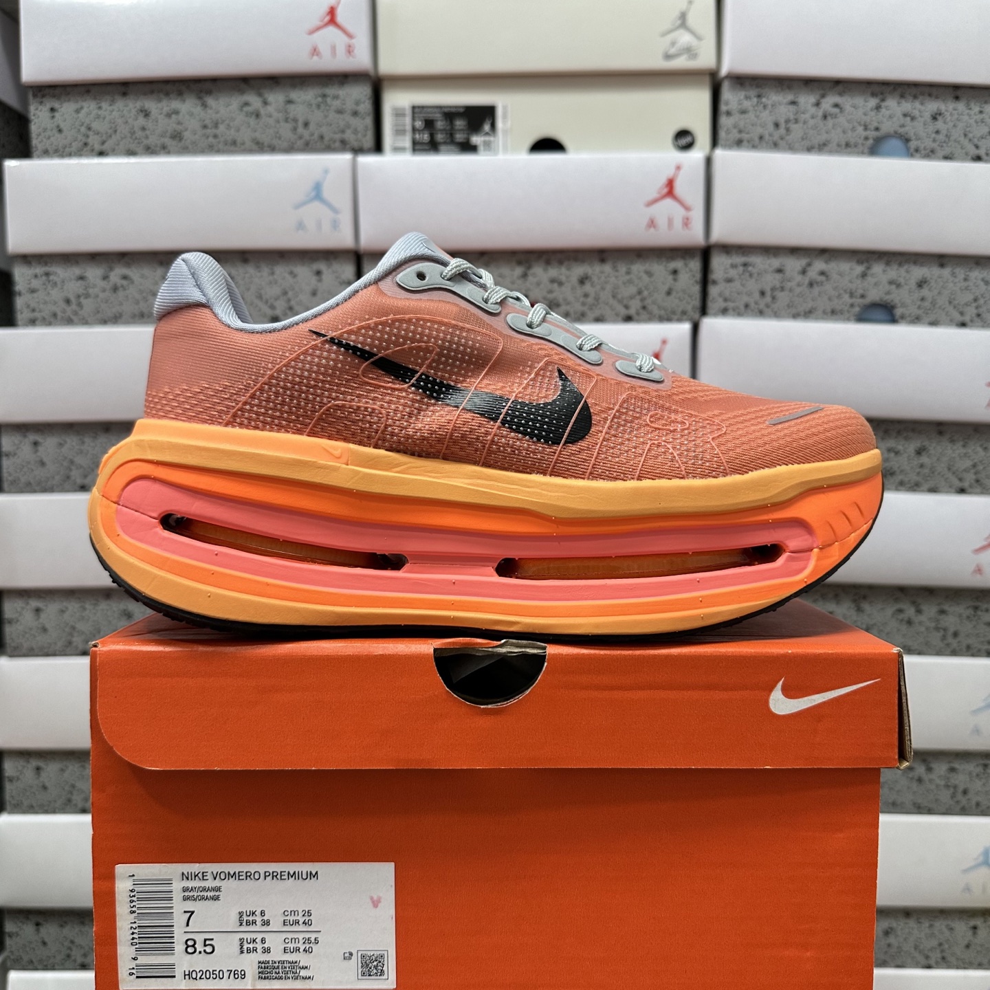 Nike Vomero Premium HQ2050-769 - Image 11
