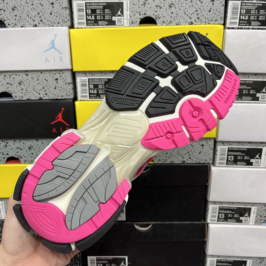 Balenciaga BLCG Runner 7.0 - Image 9