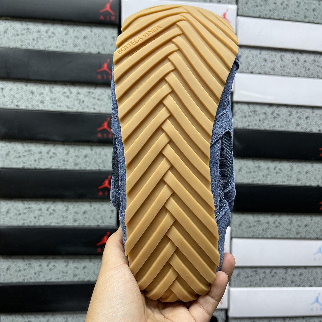 Bottega Veneta Orbit Surf Vapor - Image 7