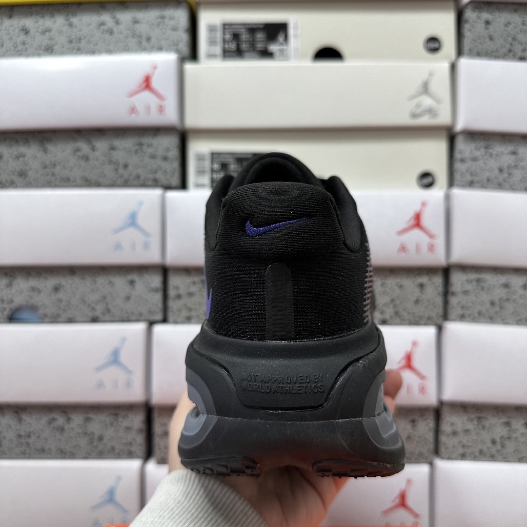 Nike Vomero Premium HQ2050-510 - Image 9
