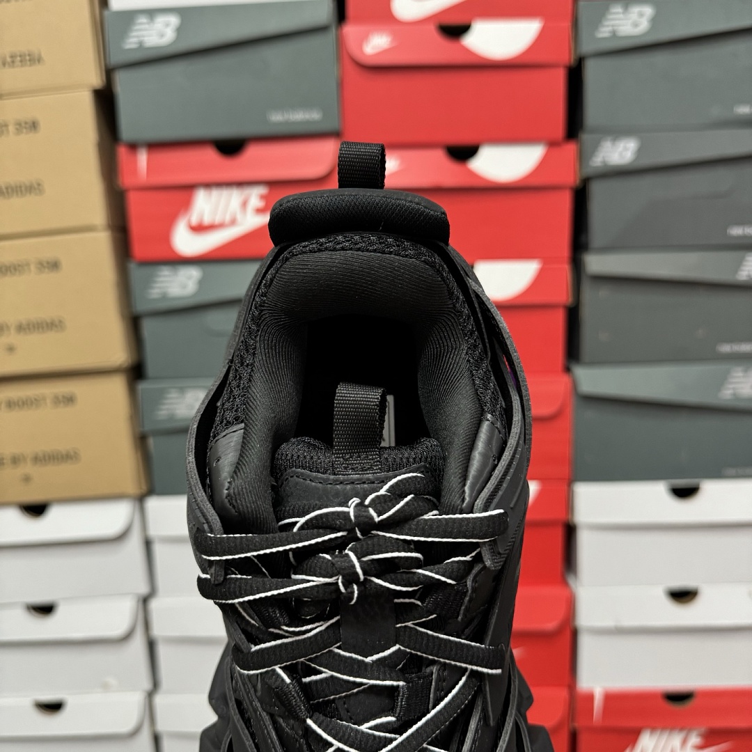 Balenciaga BLCG Track - Image 36