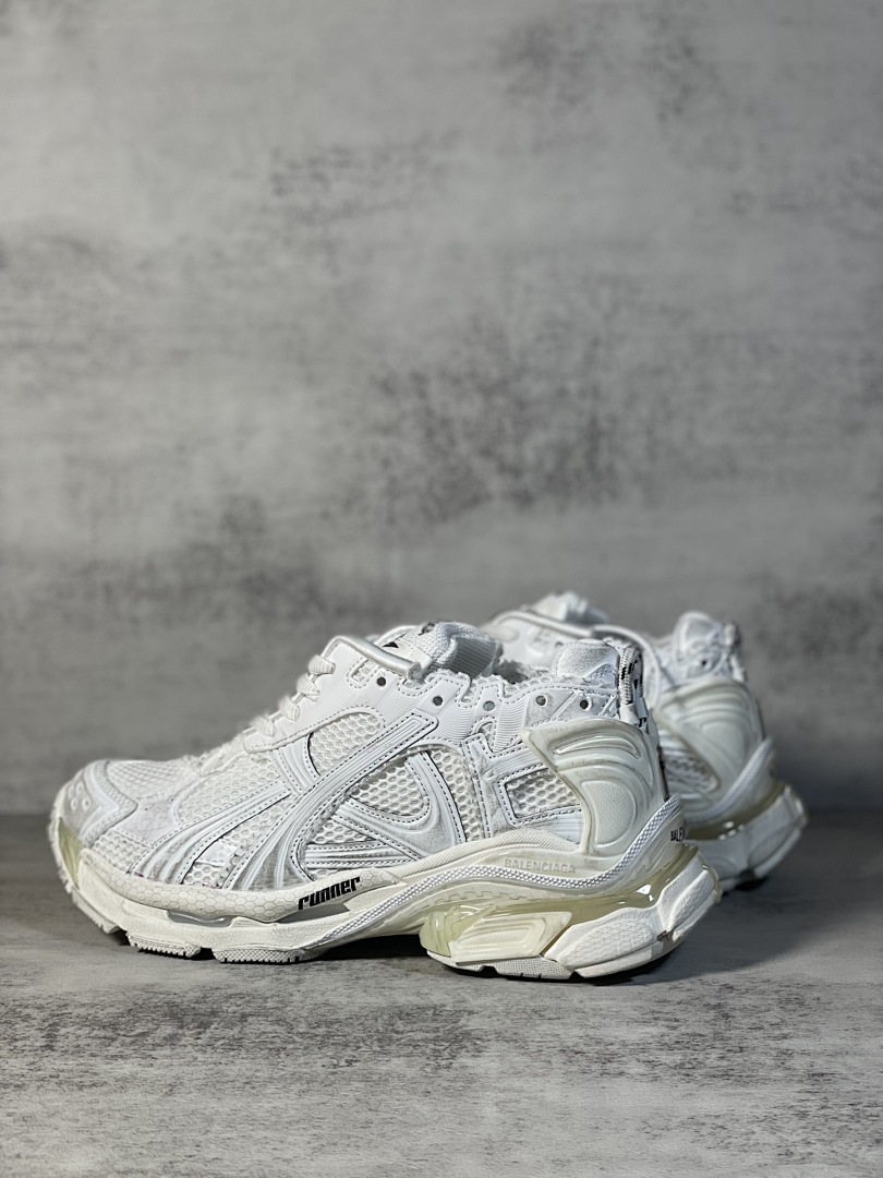 Balenciaga Runner 7.5 - Image 37