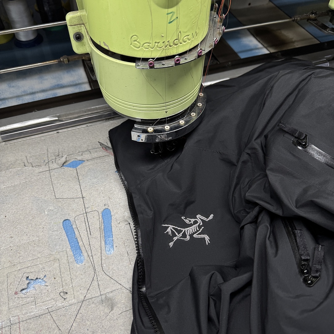 Arc'teryx Macai Jacket Black 70 Velvet - Image 5