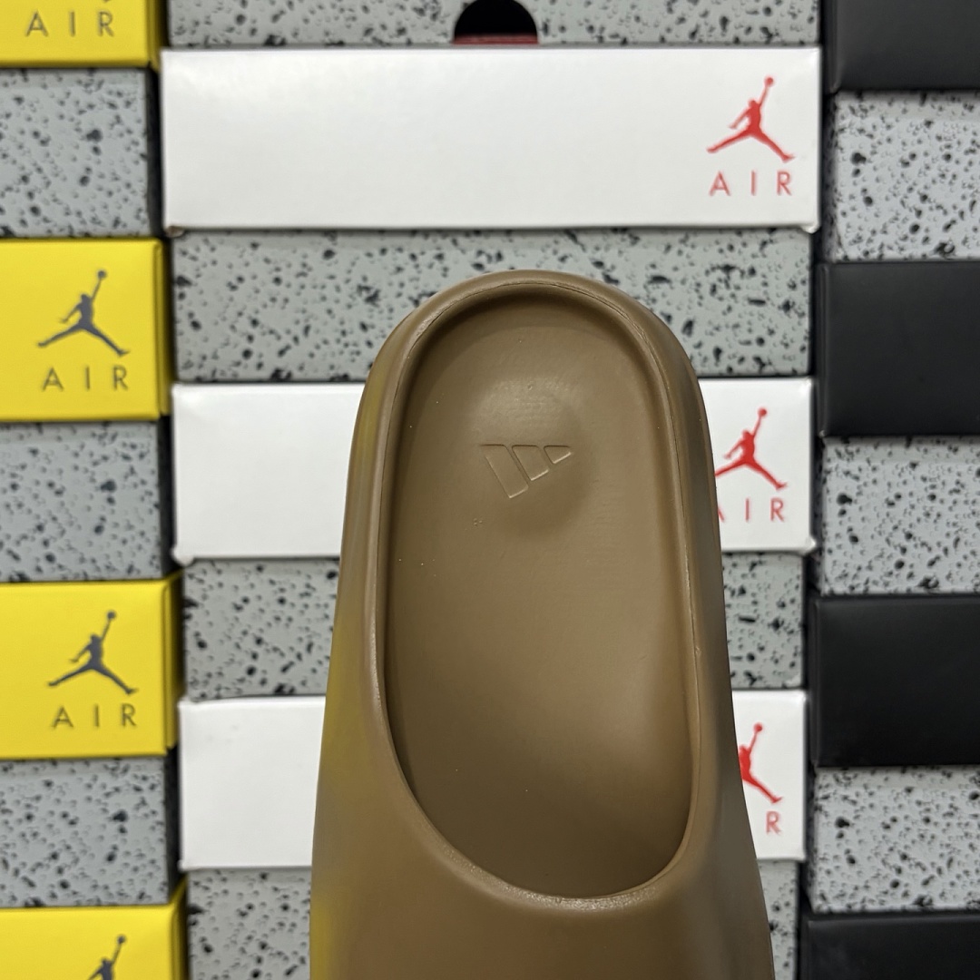 Adidas Yeezy Slide Core Slides - Image 5