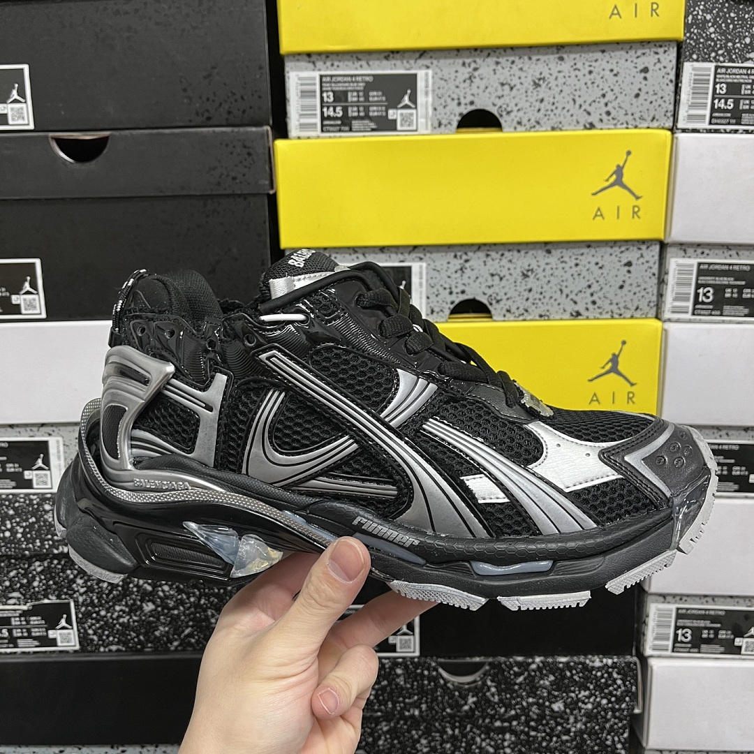 Balenciaga BLCG Runner 7.5 - Image 2