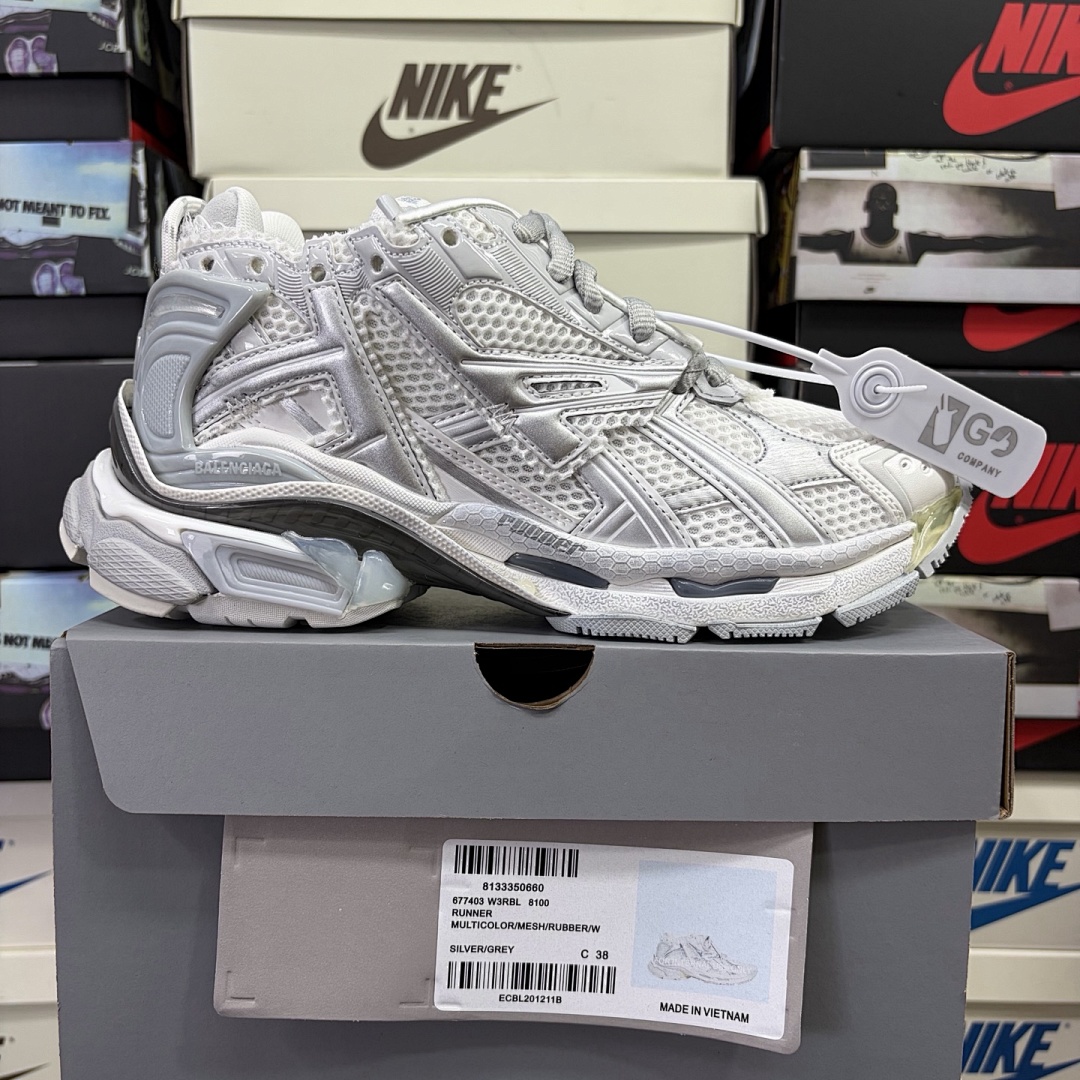 Balenciaga BLCG Runner7.0 - Image 21