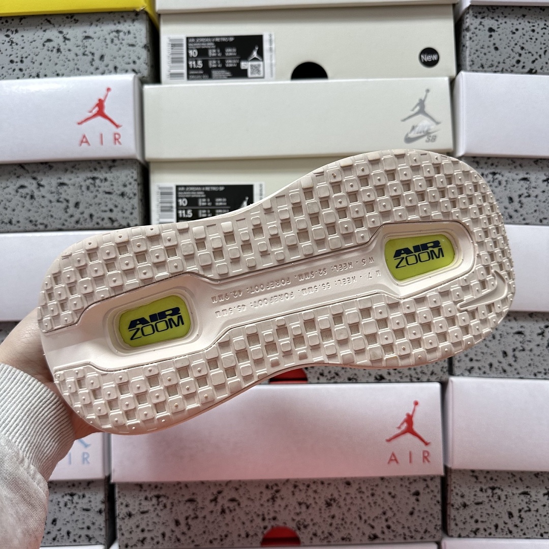 Nike Vomero Premium Alabaster HQ2050-701 - Image 9