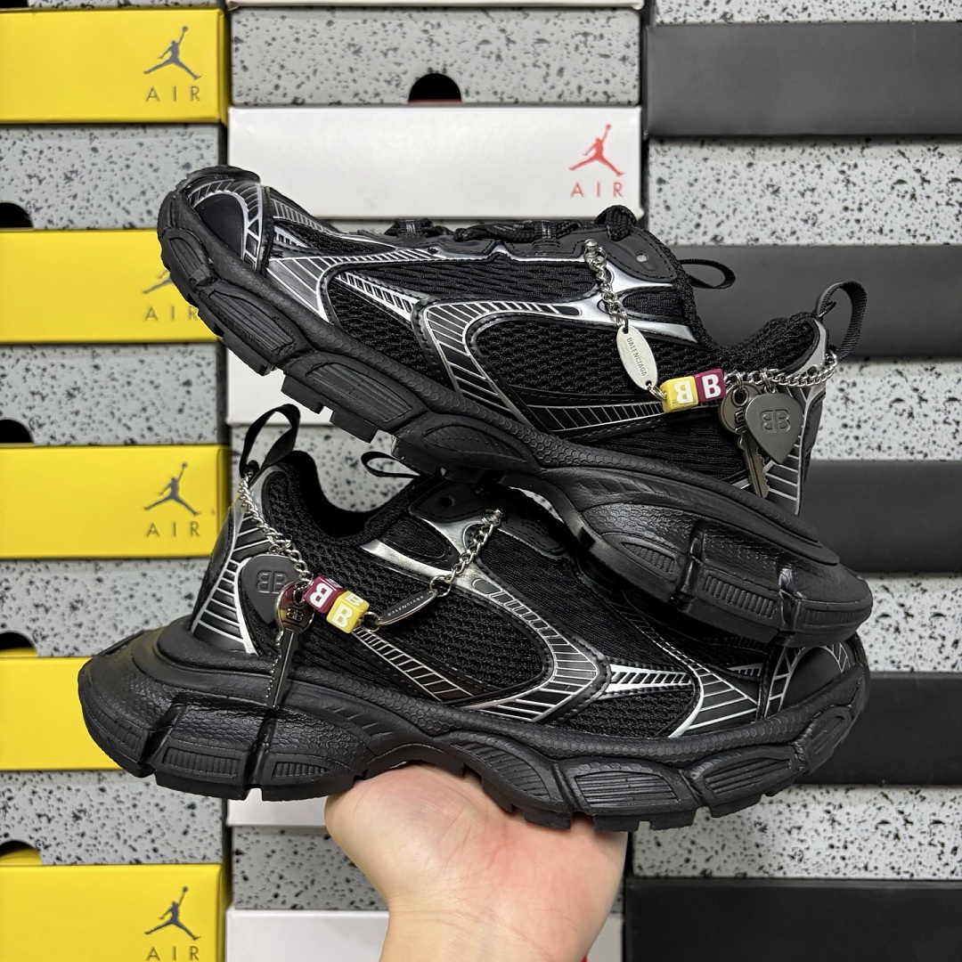 Balenciaga BLCG 3Xl - Image 3