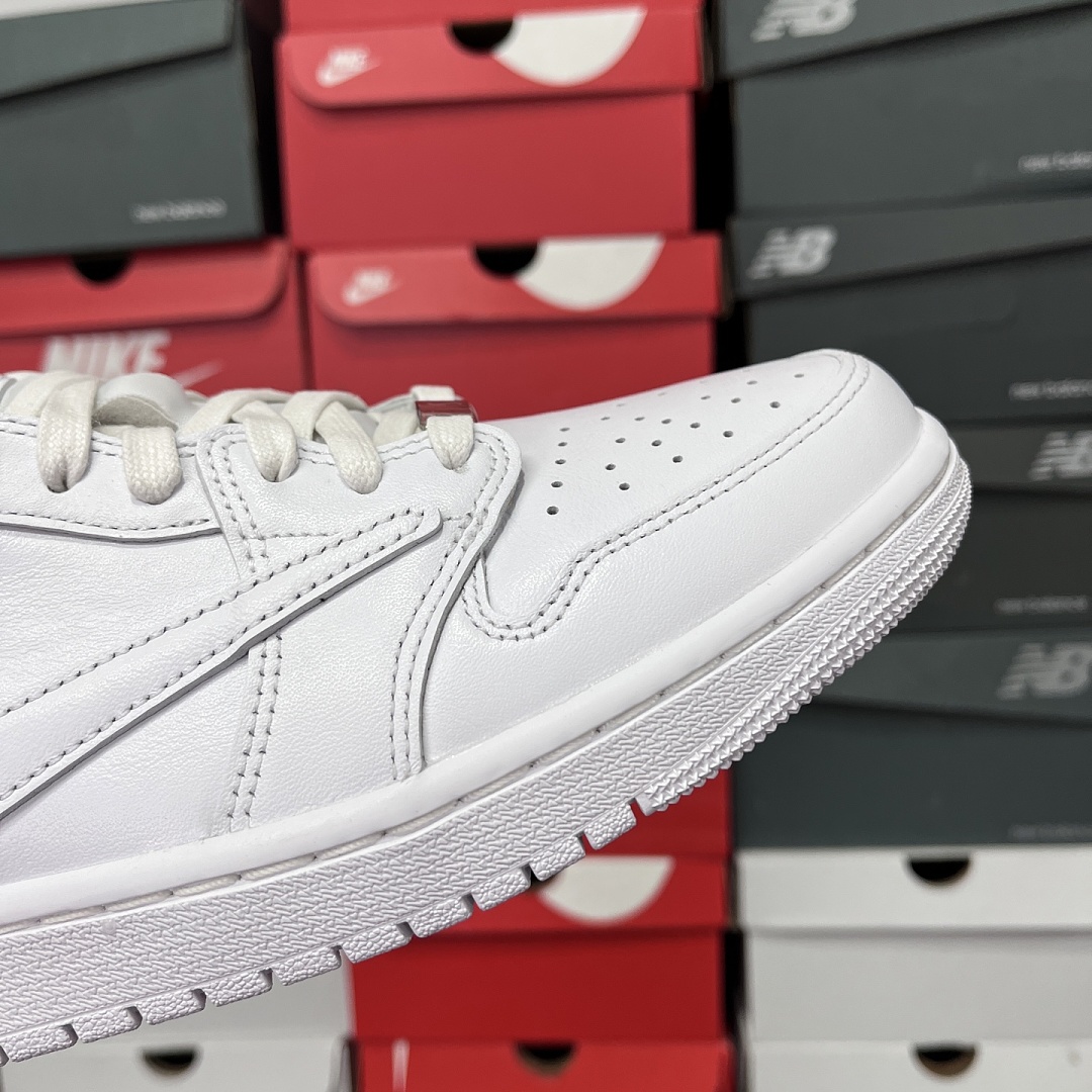 Nike Triple White Reverse Swoosh - Image 6
