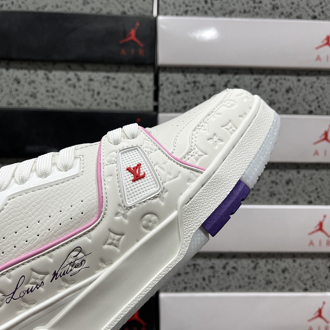 Louis Vuitton Trainer V2-10 - Image 7