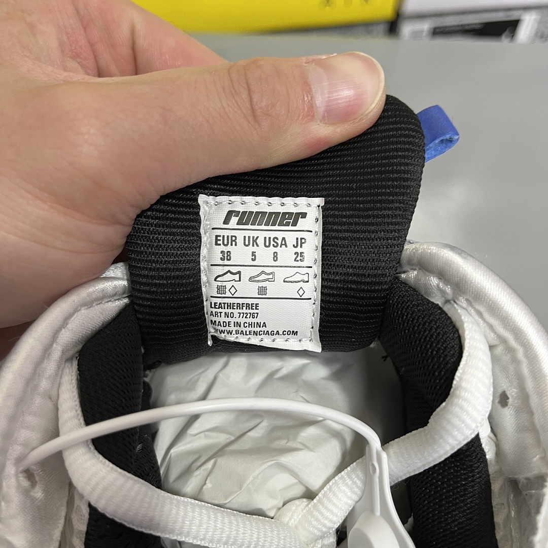 Balenciaga BLCG Runner 7.5 - Image 6