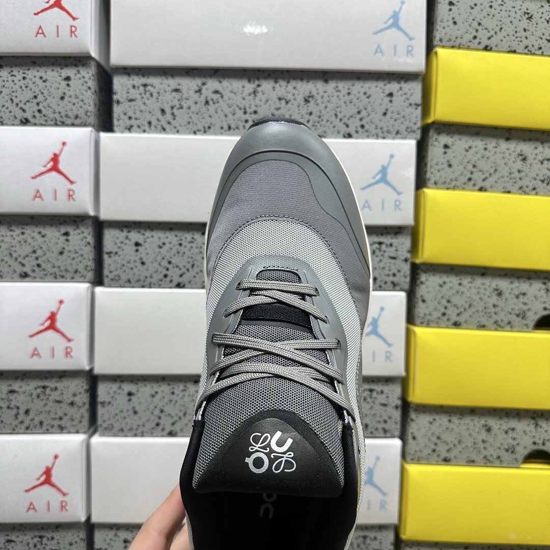 On Running Cloudtilt 2 LOEWE (Grey) - Image 2