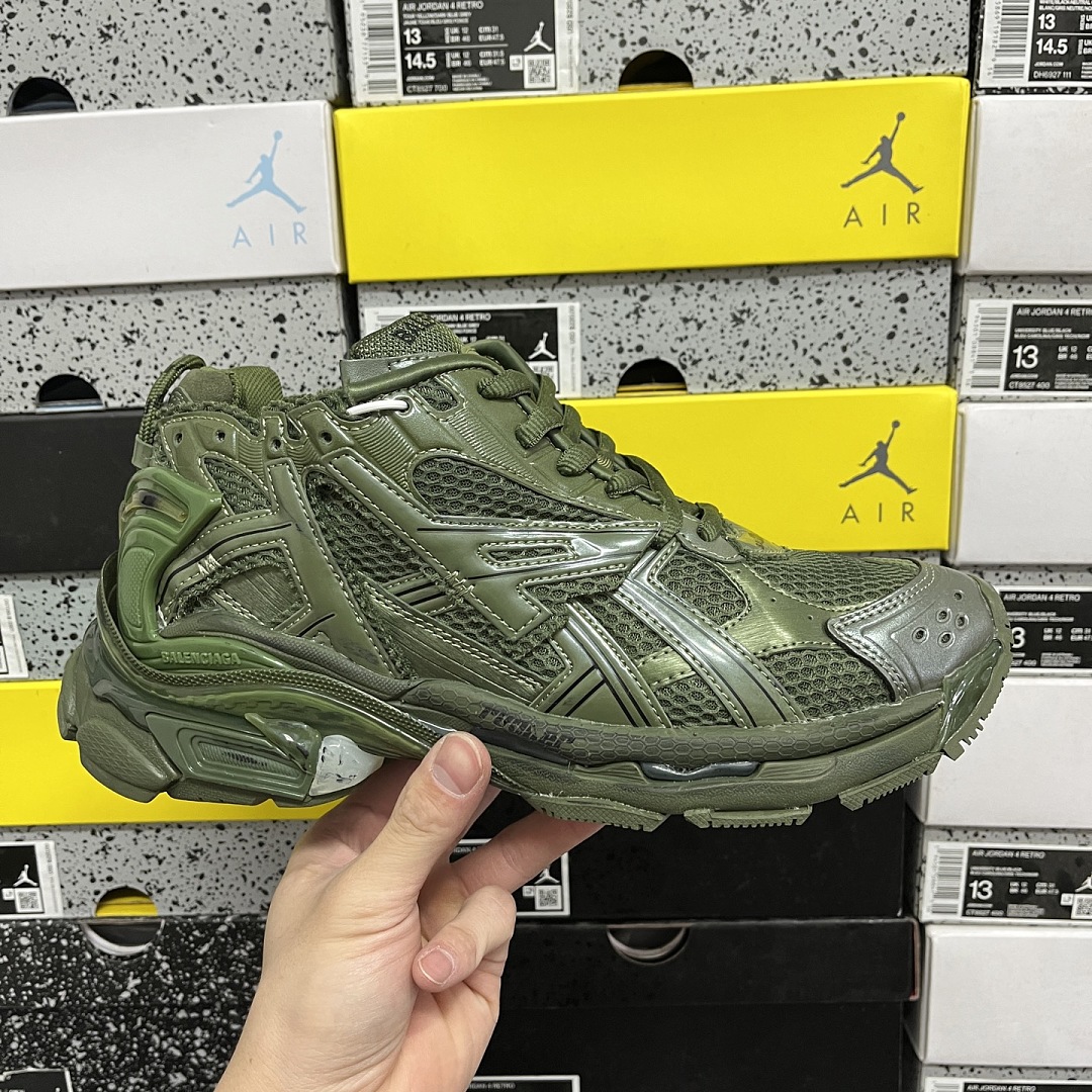 Balenciaga BLCG Runner 7.0 - Image 10