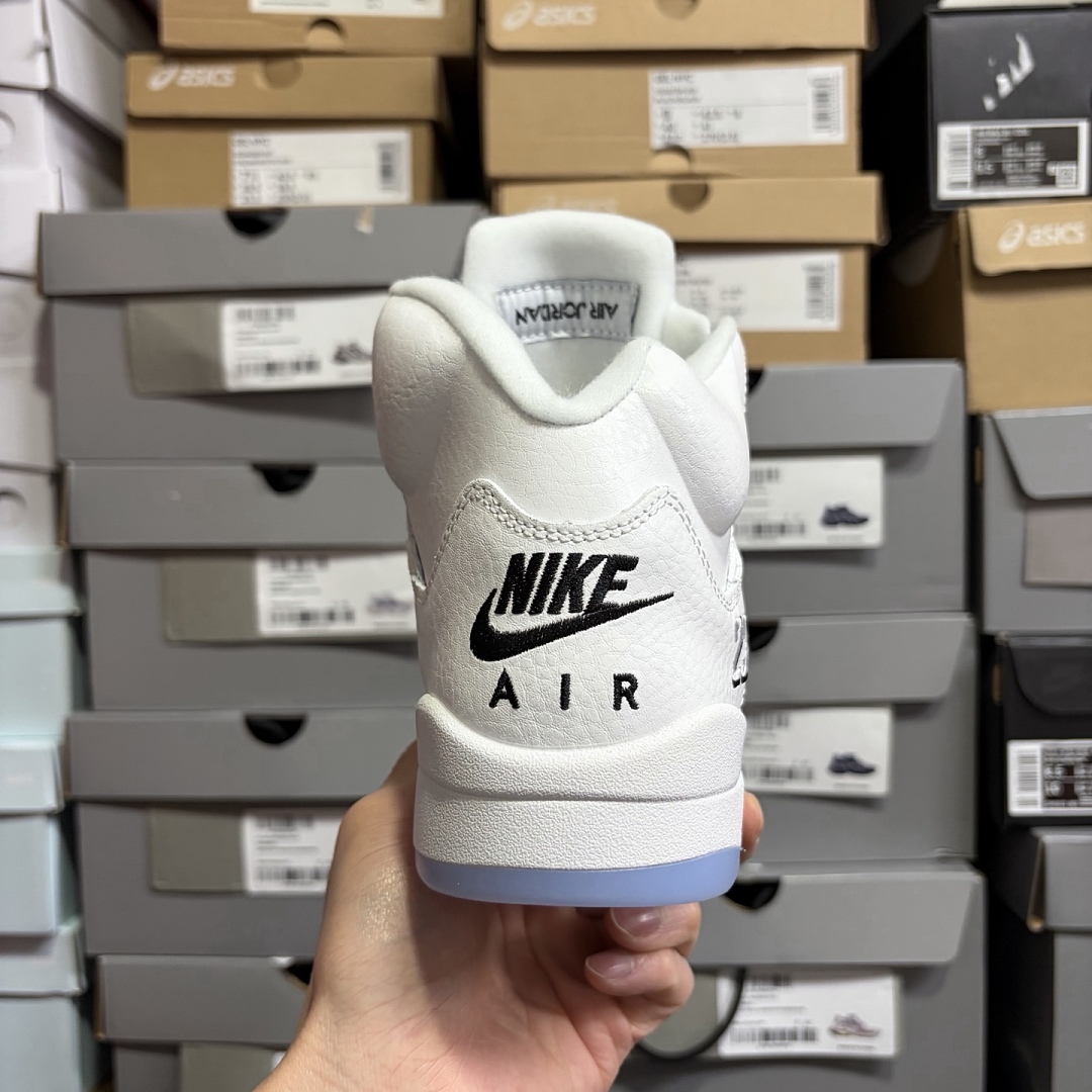 Nike White Metallic - Image 8