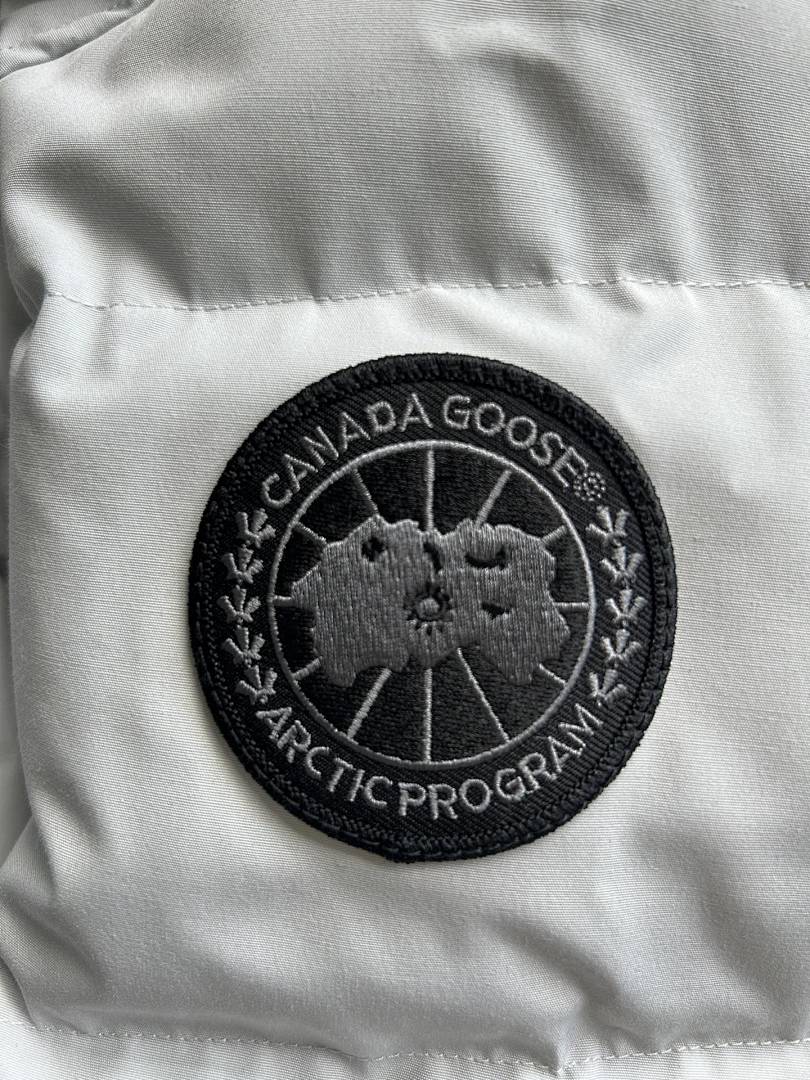 Canada Goose Wyndham Parka - Image 53