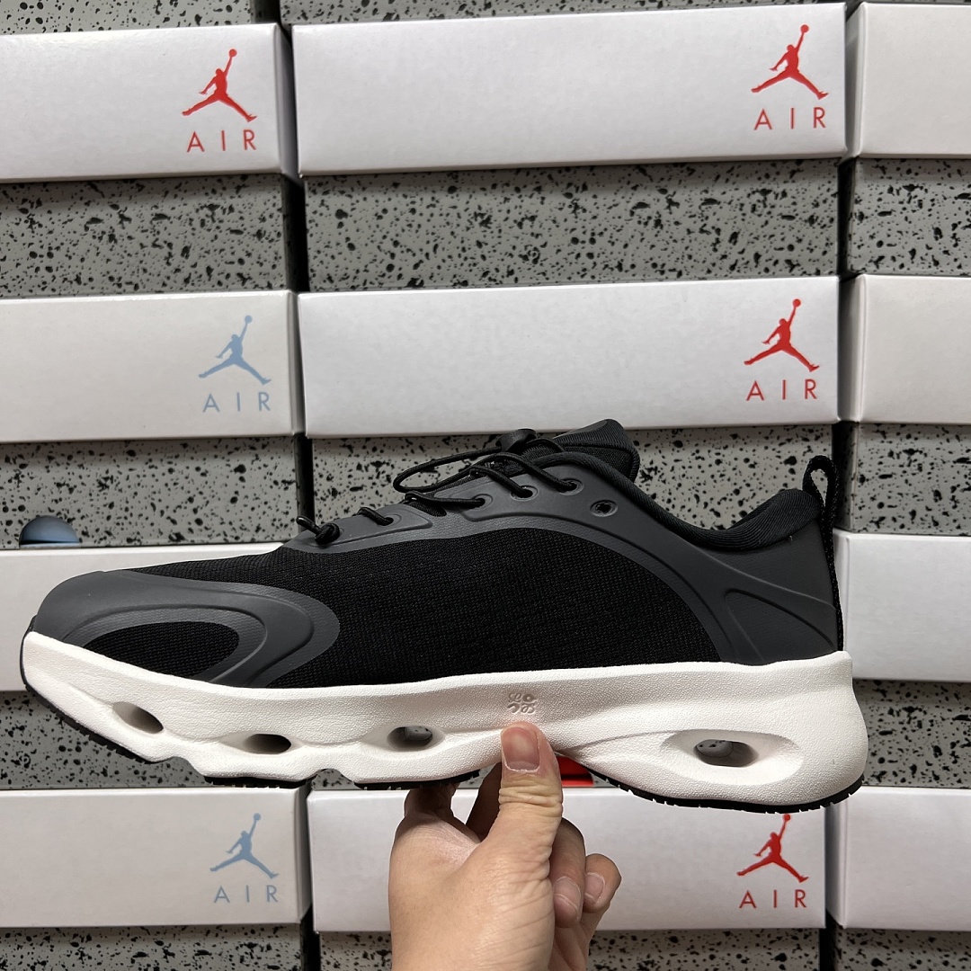On Running Cloudsolo LOEWE (Black White) - Image 9