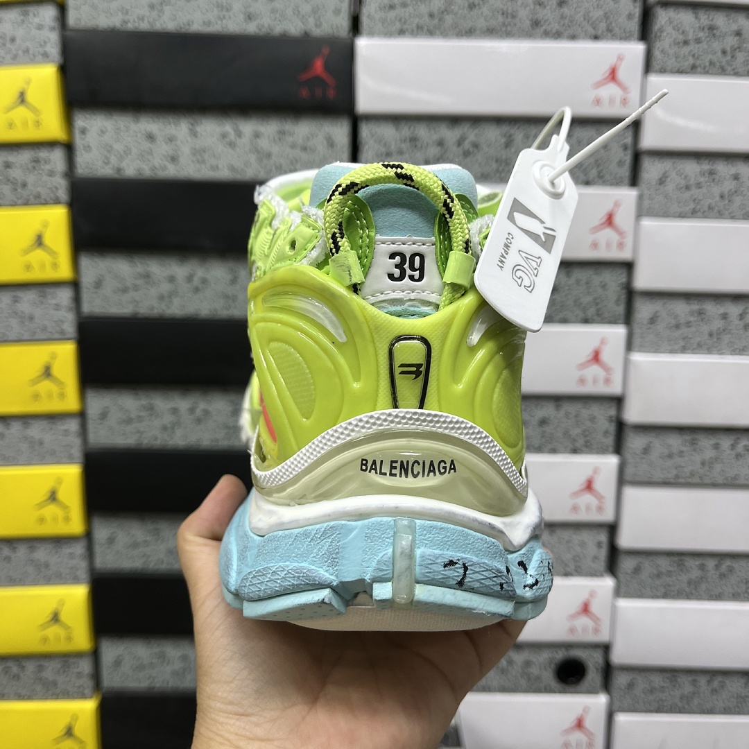 Balenciaga BLCG Runner - Image 29