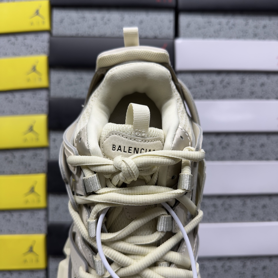 Balenciaga BLCG Track 4162 Off White Black Label - Image 6