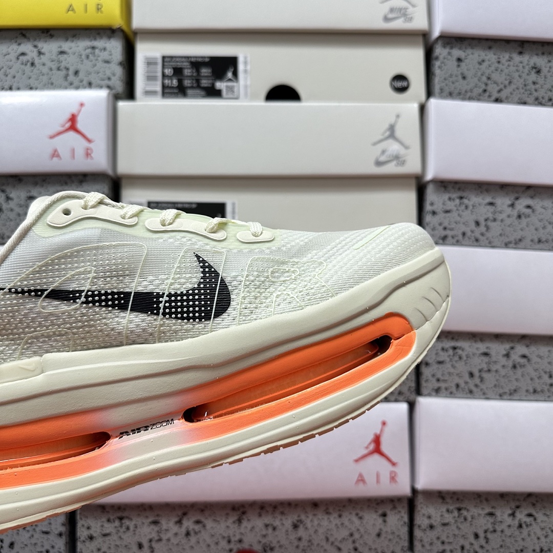 Nike Vomero Premium HQ2050-100 - Image 2