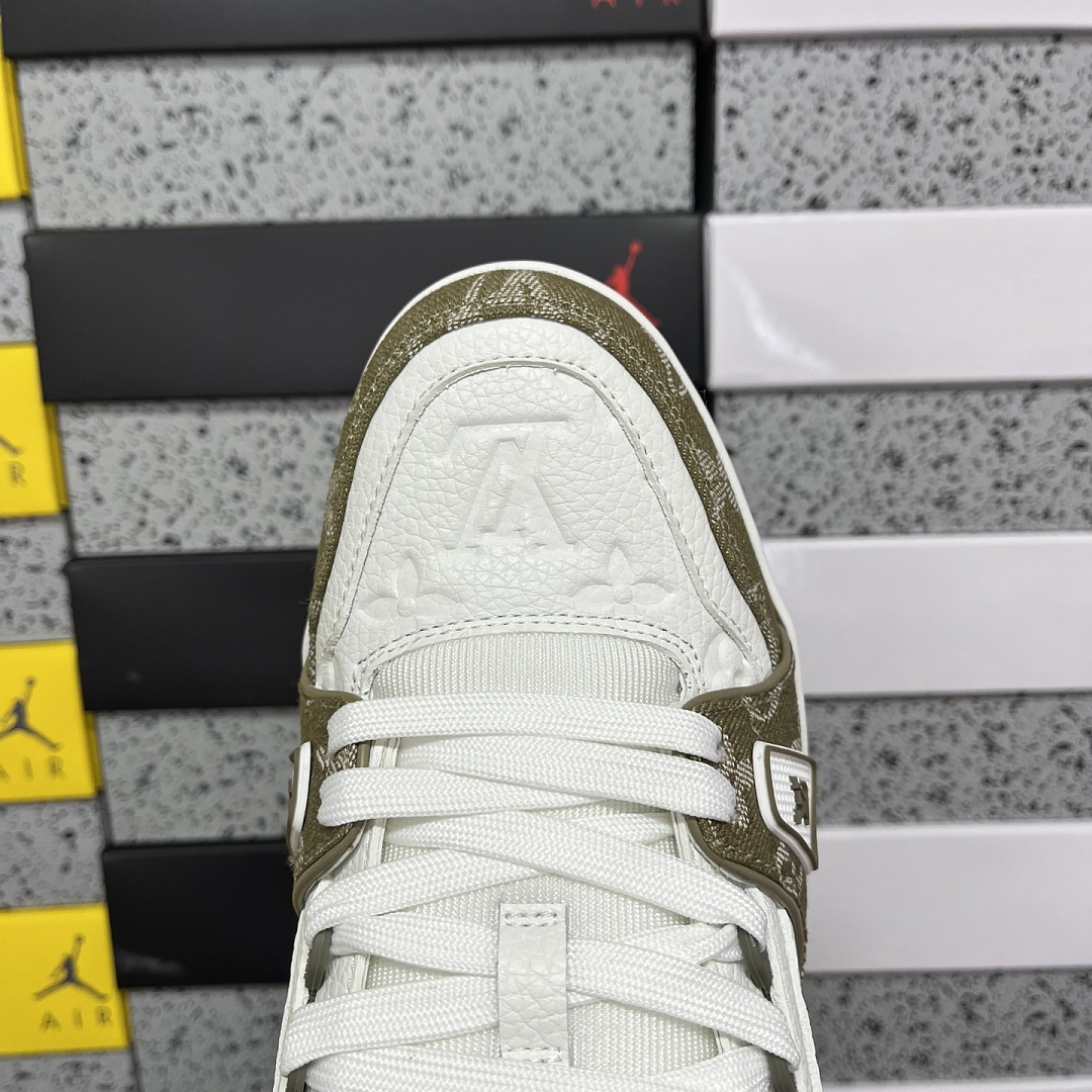 Louis Vuitton Trainer 1-12 - Image 9
