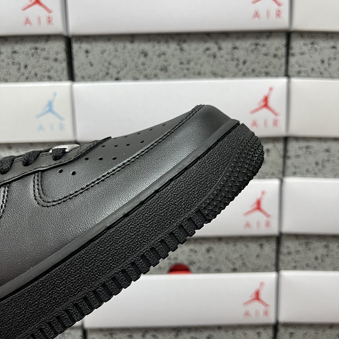 Nike Air Force 1 Low Supreme (Black White) - Image 8