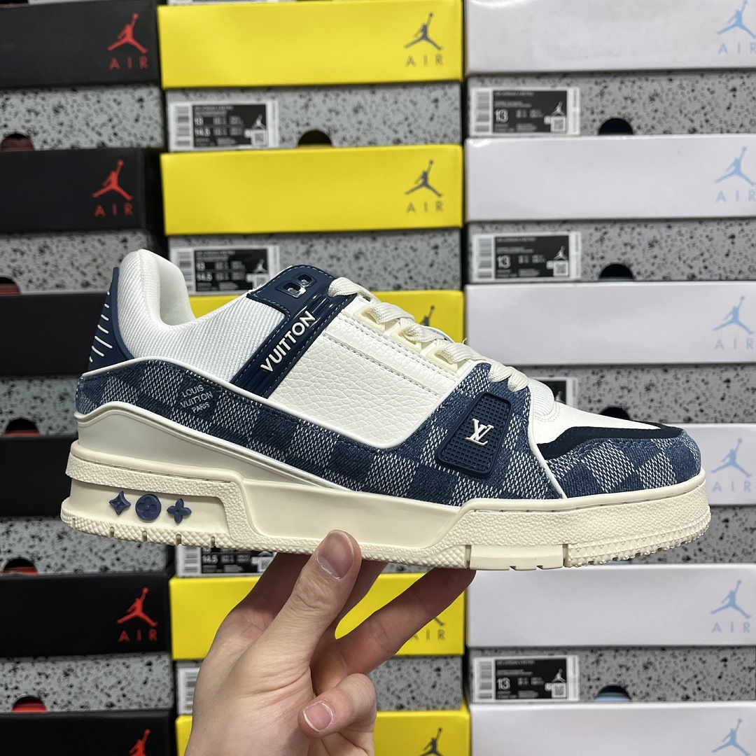 Louis Vuitton Trainer 1-07 - Image 3
