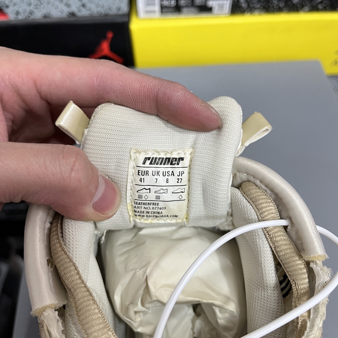 Balenciaga BLCG Runner 7.0 - Image 8