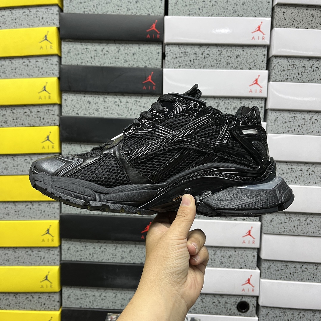 Balenciaga Runner LED Black 7.5 - Image 8