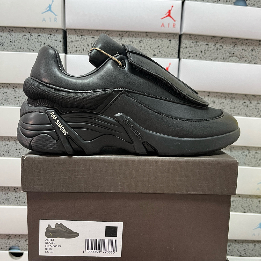 On Running Raf Simons Low Top (Black ANTEI)