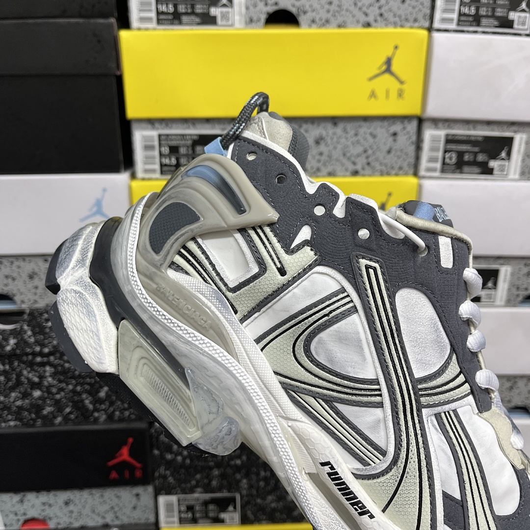 Balenciaga BLCG Runner 7.5 - Image 9