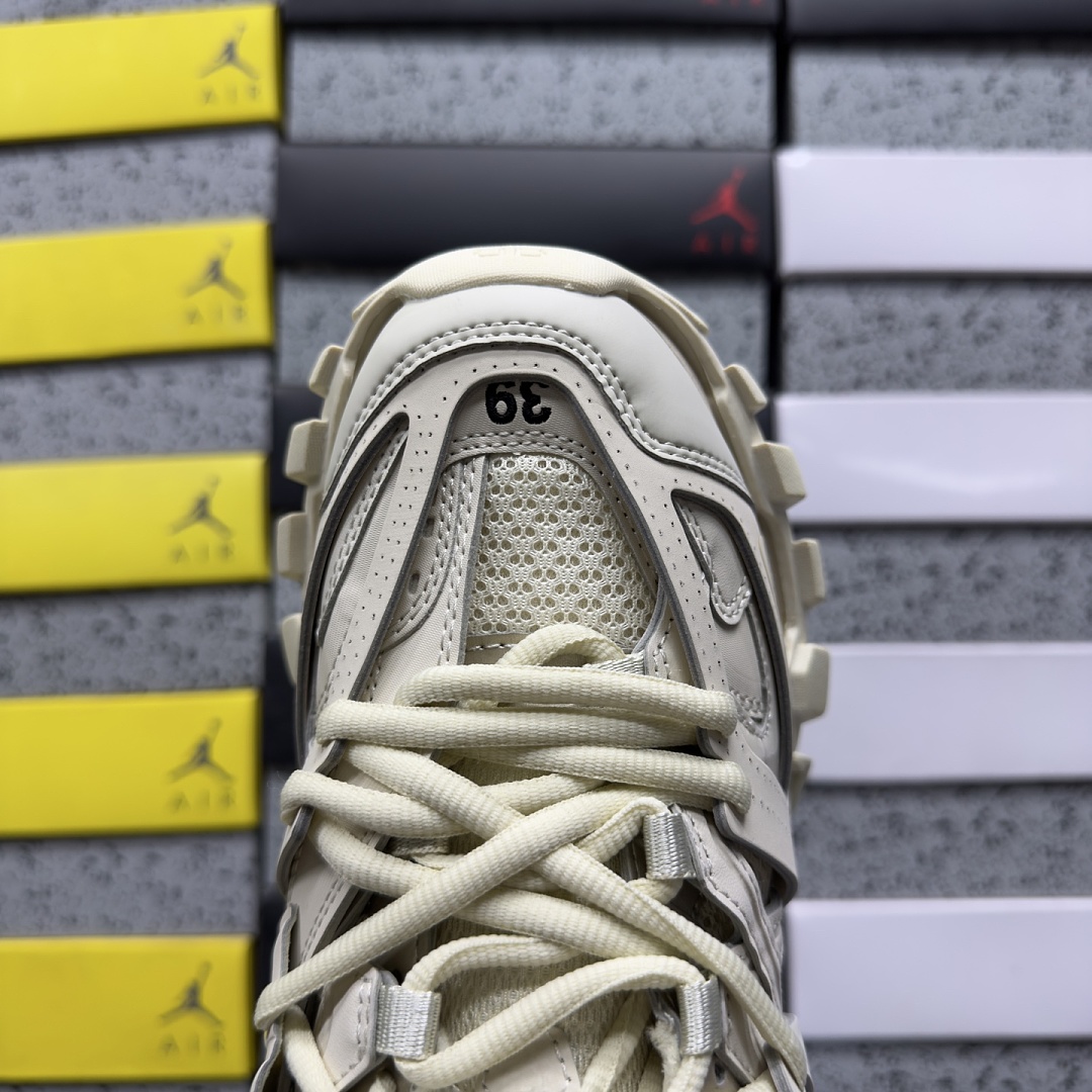Balenciaga BLCG Track 4162 Off White Black Label - Image 4