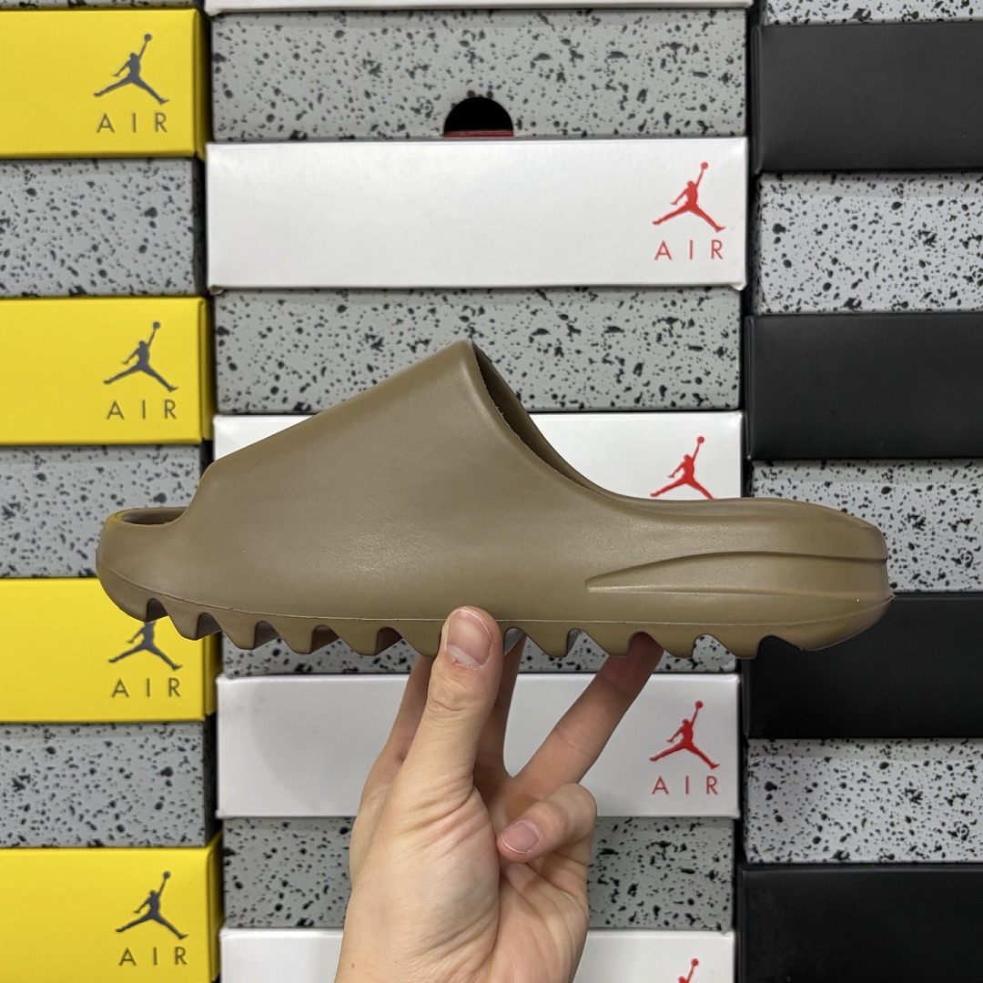 Adidas Yeezy Slide Earth Brown Slides - Image 9