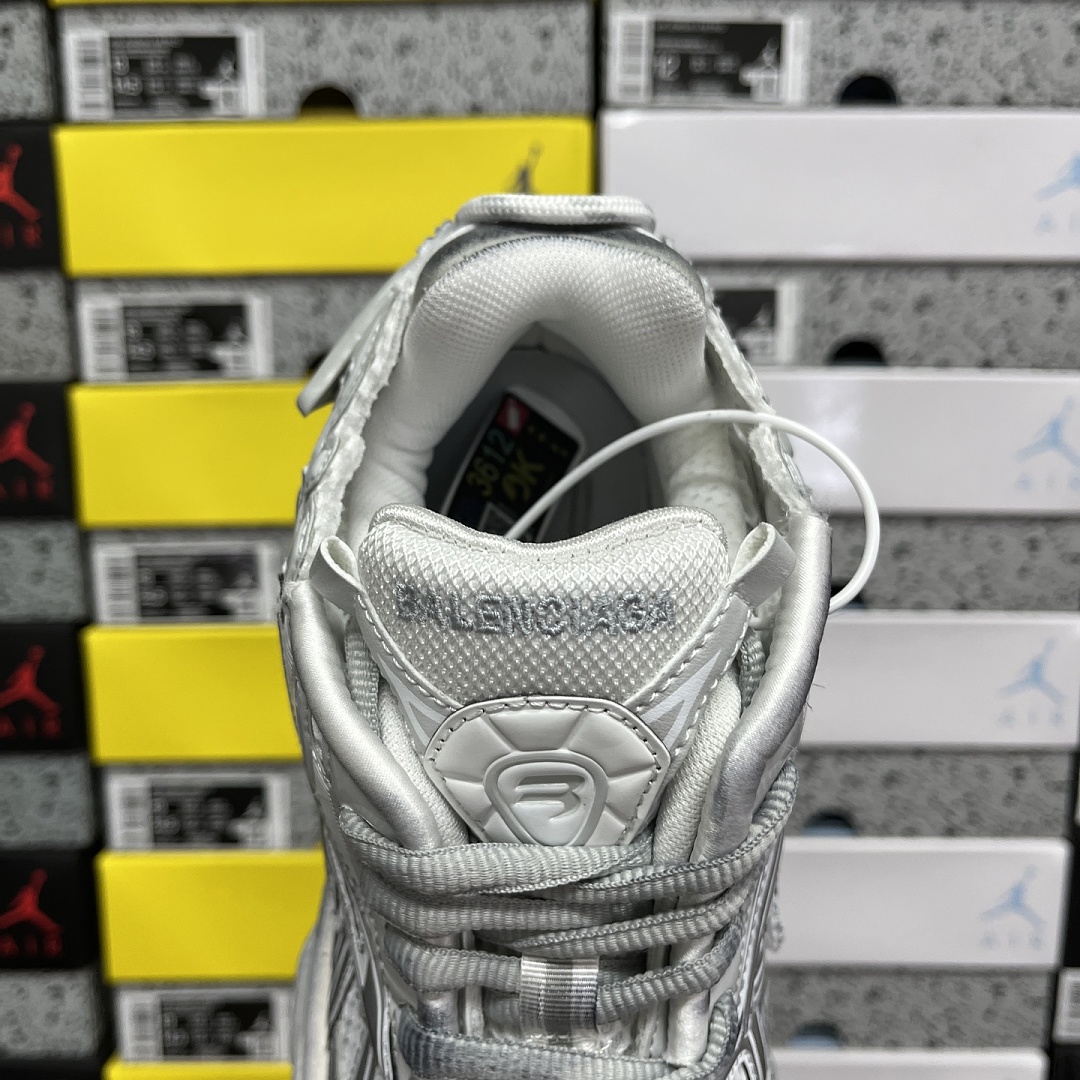 Balenciaga BLCG Runner 7 Gen - Image 9