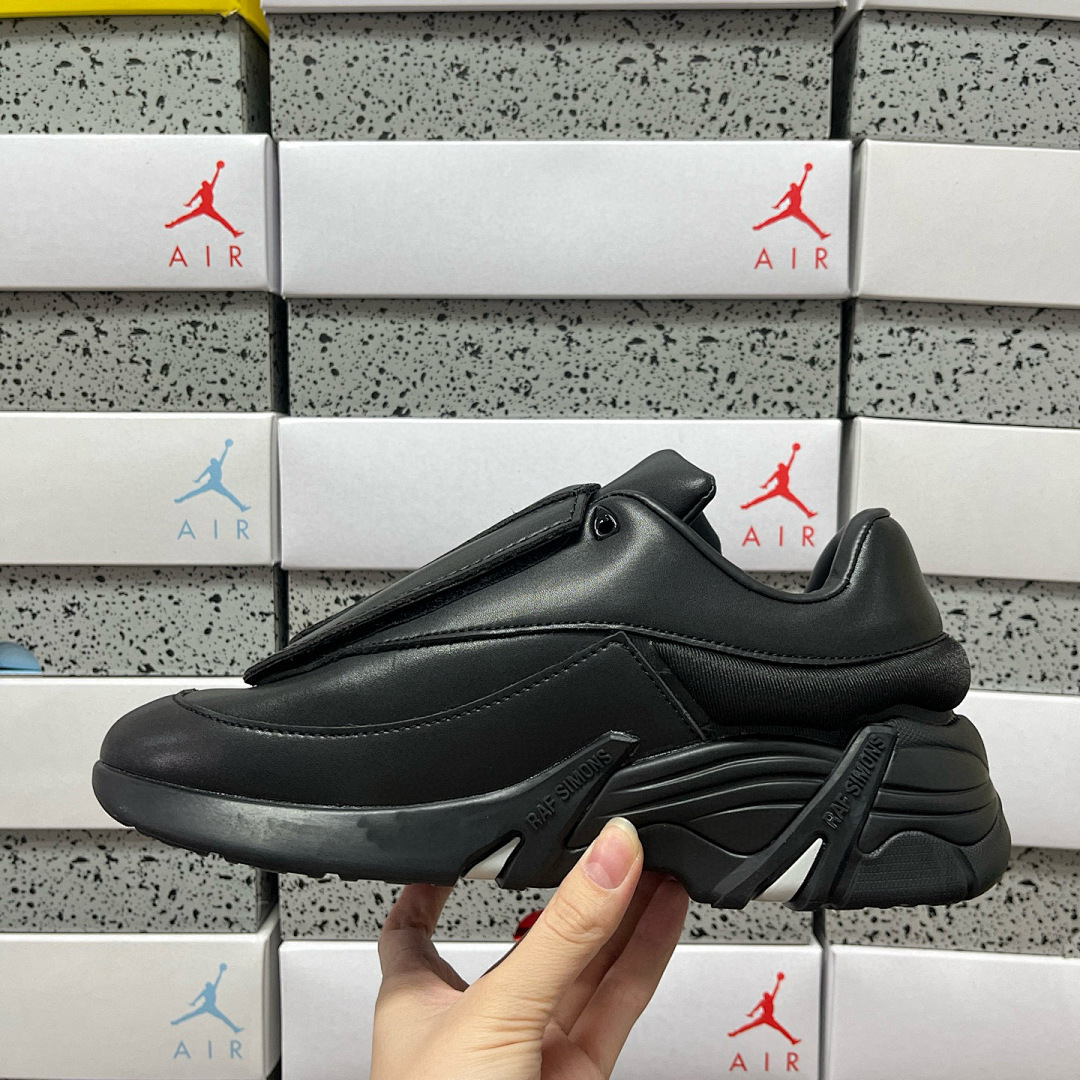 On Running Raf Simons Low Top (Black ANTEI) - Image 4
