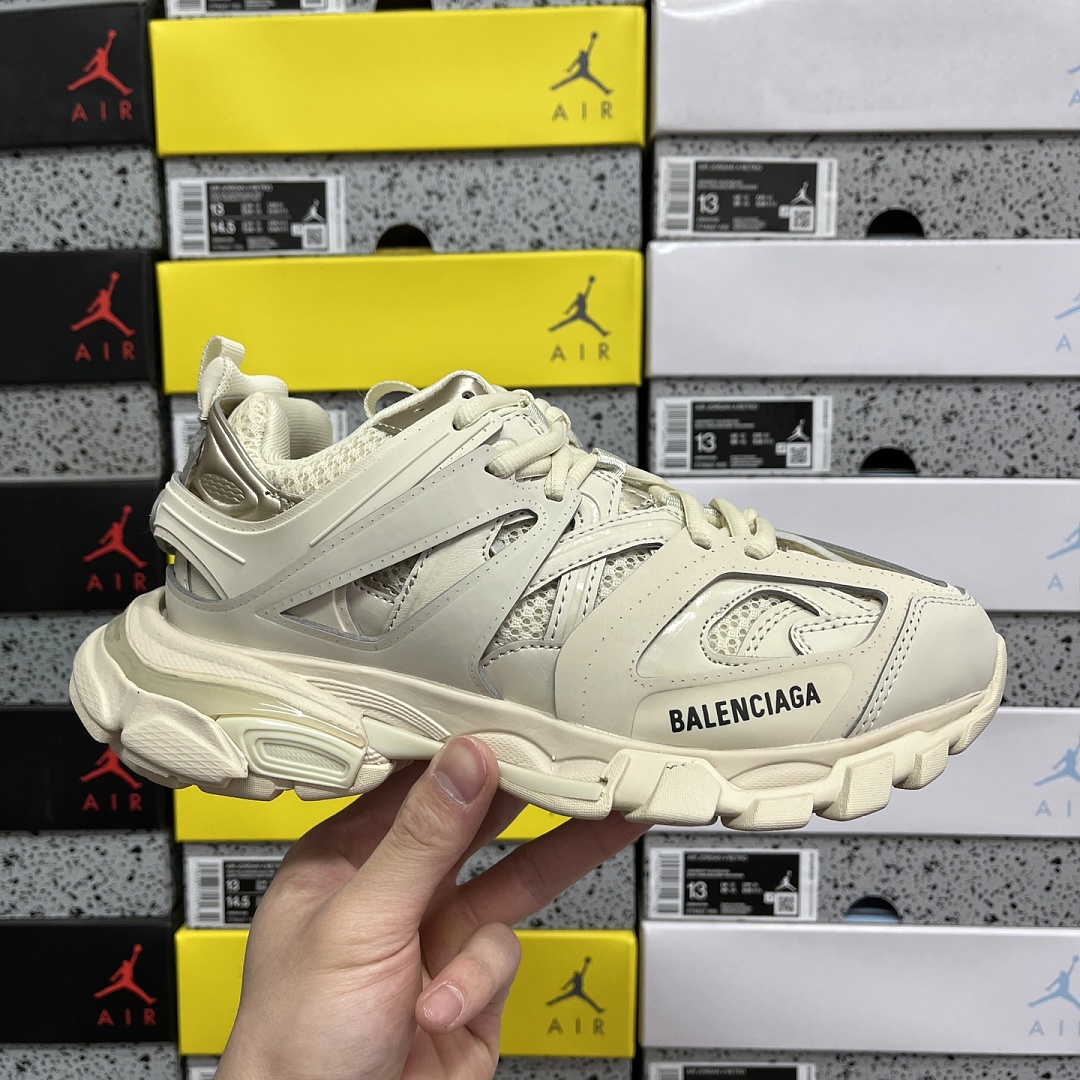 Balenciaga BLCG Track 3.0 - Image 9