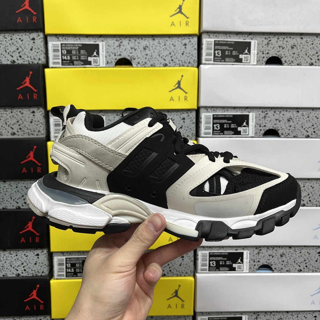 Balenciaga BLCG Track 3.0 - Image 7