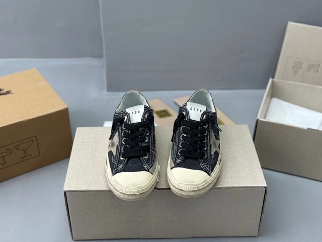 Golden Goose Deluxe Brand Black Canvas - Image 2