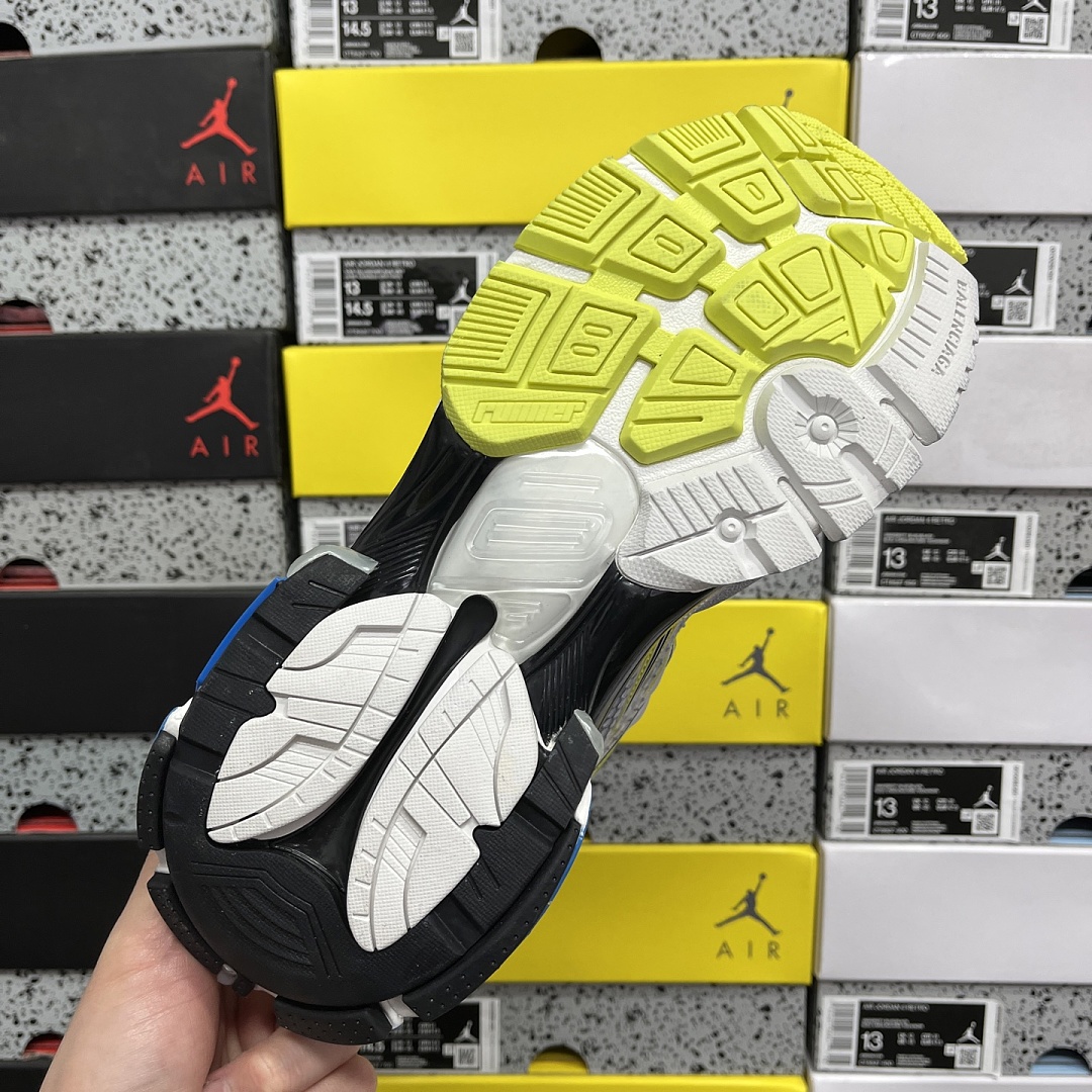 Balenciaga BLCG Runner 7.5 - Image 5